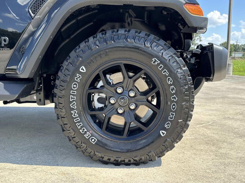 new 2025 Jeep Gladiator car, priced at $42,660