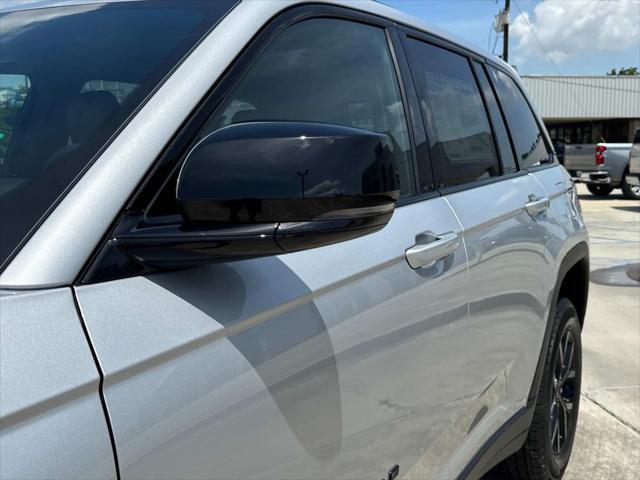 new 2025 Jeep Grand Cherokee car, priced at $44,730