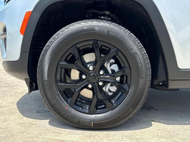new 2025 Jeep Grand Cherokee car, priced at $44,730