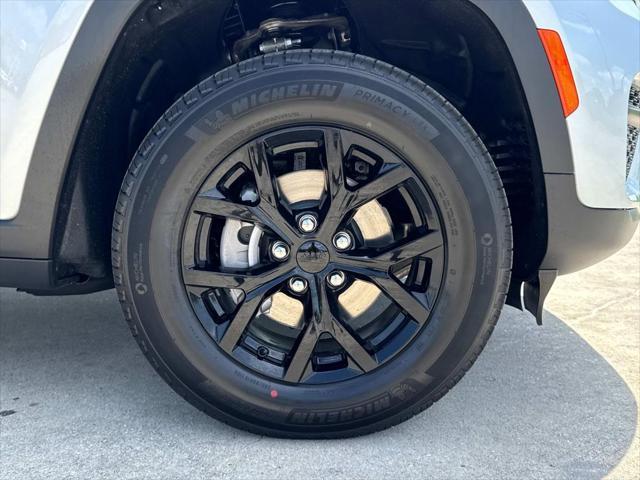 new 2025 Jeep Grand Cherokee car, priced at $44,730