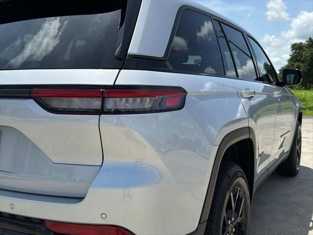 new 2025 Jeep Grand Cherokee car, priced at $44,730