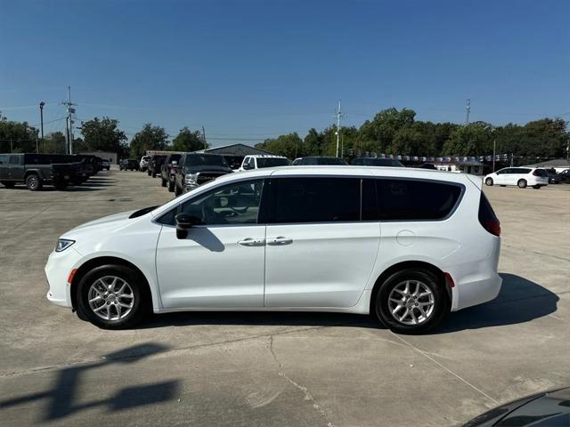 new 2024 Chrysler Pacifica car, priced at $44,350