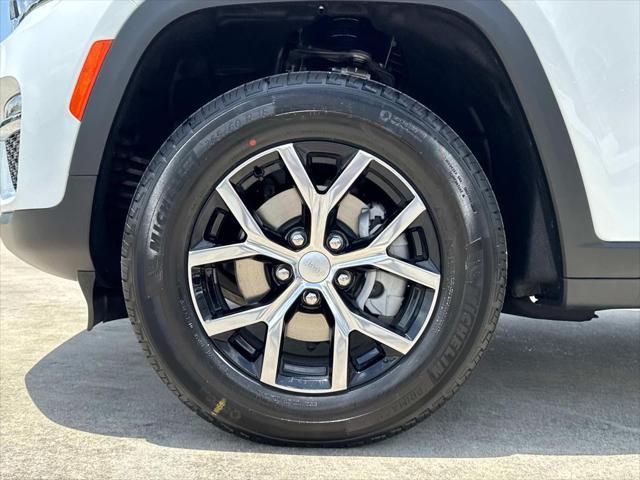 new 2025 Jeep Grand Cherokee car, priced at $47,415