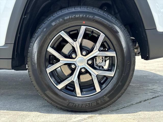 new 2025 Jeep Grand Cherokee car, priced at $47,415