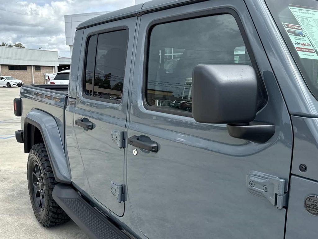 new 2025 Jeep Gladiator car, priced at $42,660