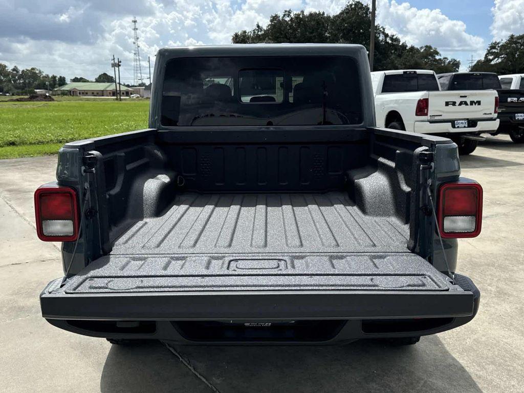 new 2025 Jeep Gladiator car, priced at $42,660
