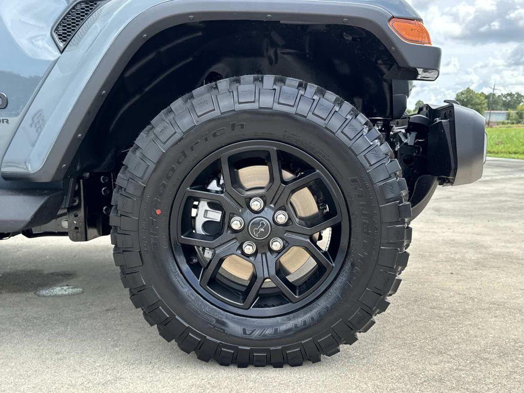 new 2025 Jeep Gladiator car, priced at $42,660