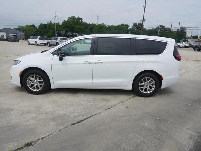 new 2024 Chrysler Pacifica car, priced at $43,155