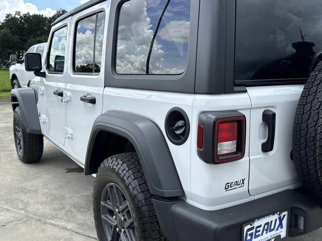 new 2025 Jeep Wrangler car, priced at $40,240