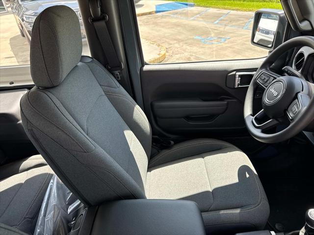 new 2025 Jeep Wrangler car