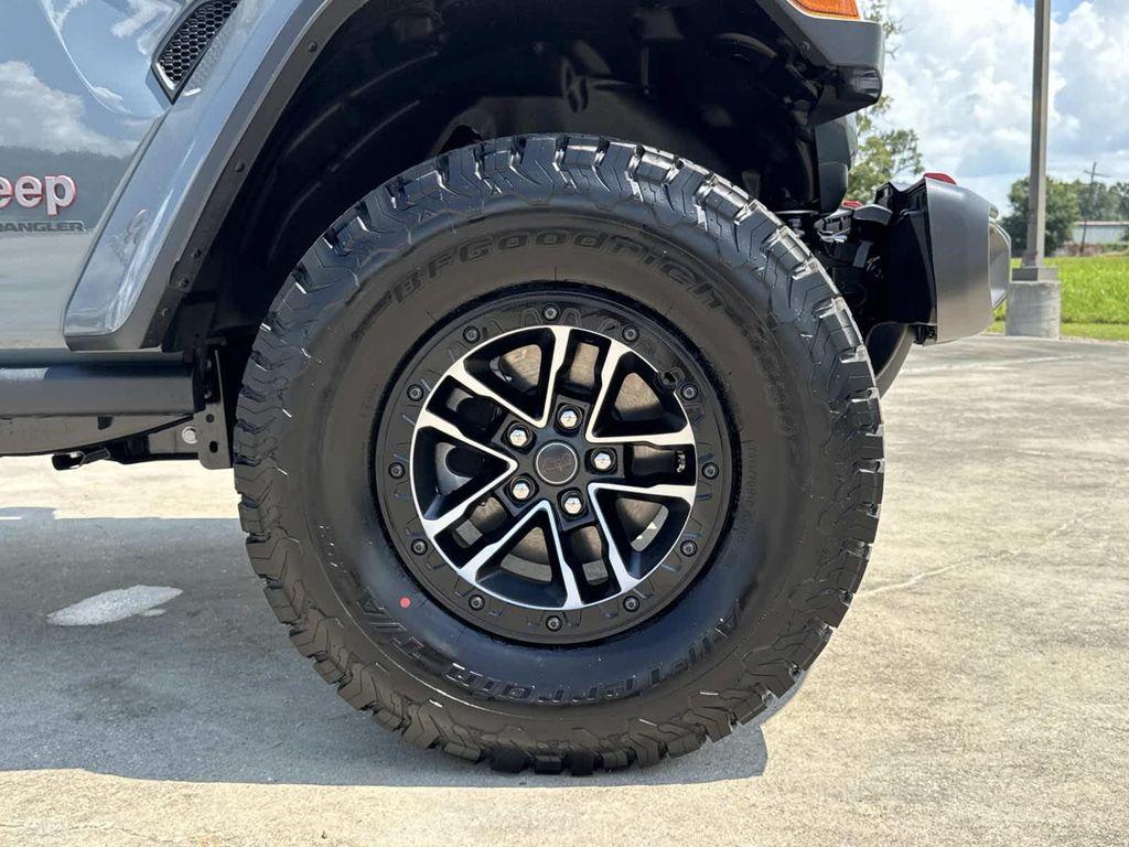 new 2025 Jeep Wrangler car, priced at $57,090