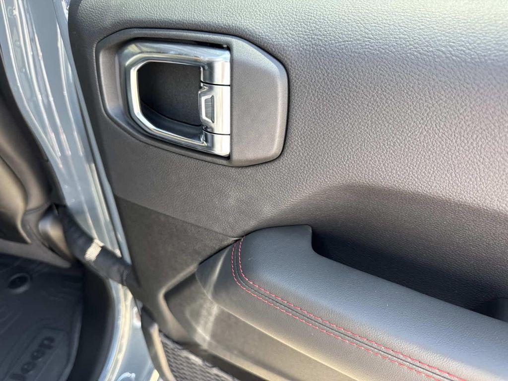 new 2025 Jeep Wrangler car, priced at $57,090