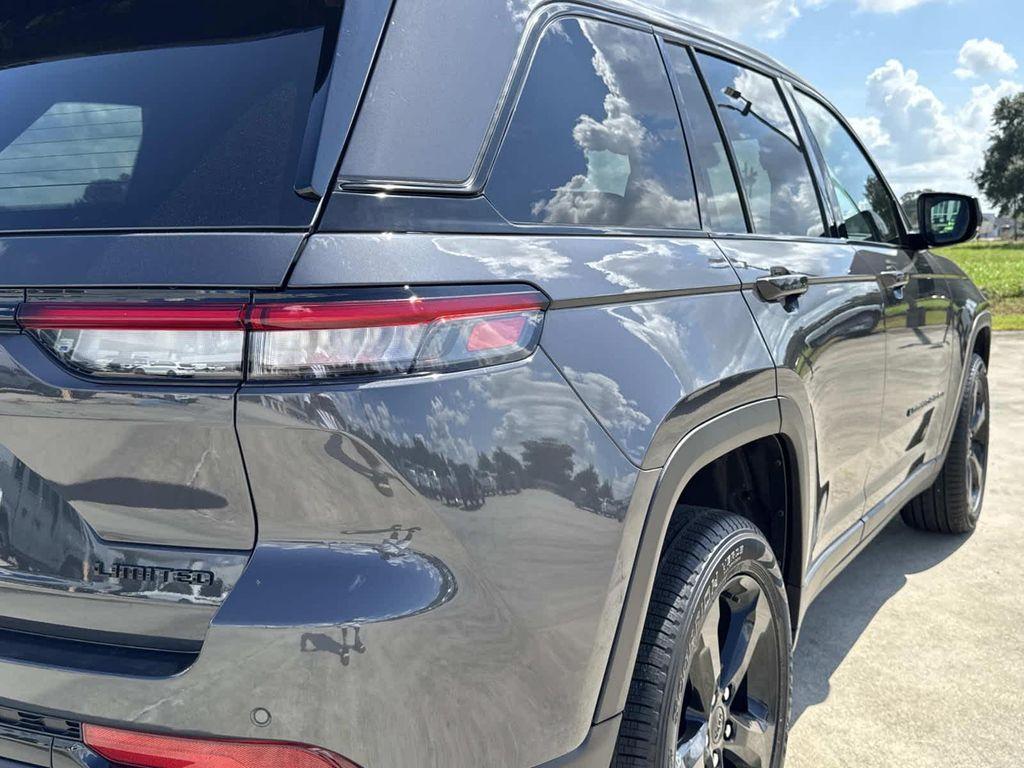 new 2025 Jeep Grand Cherokee car, priced at $42,985