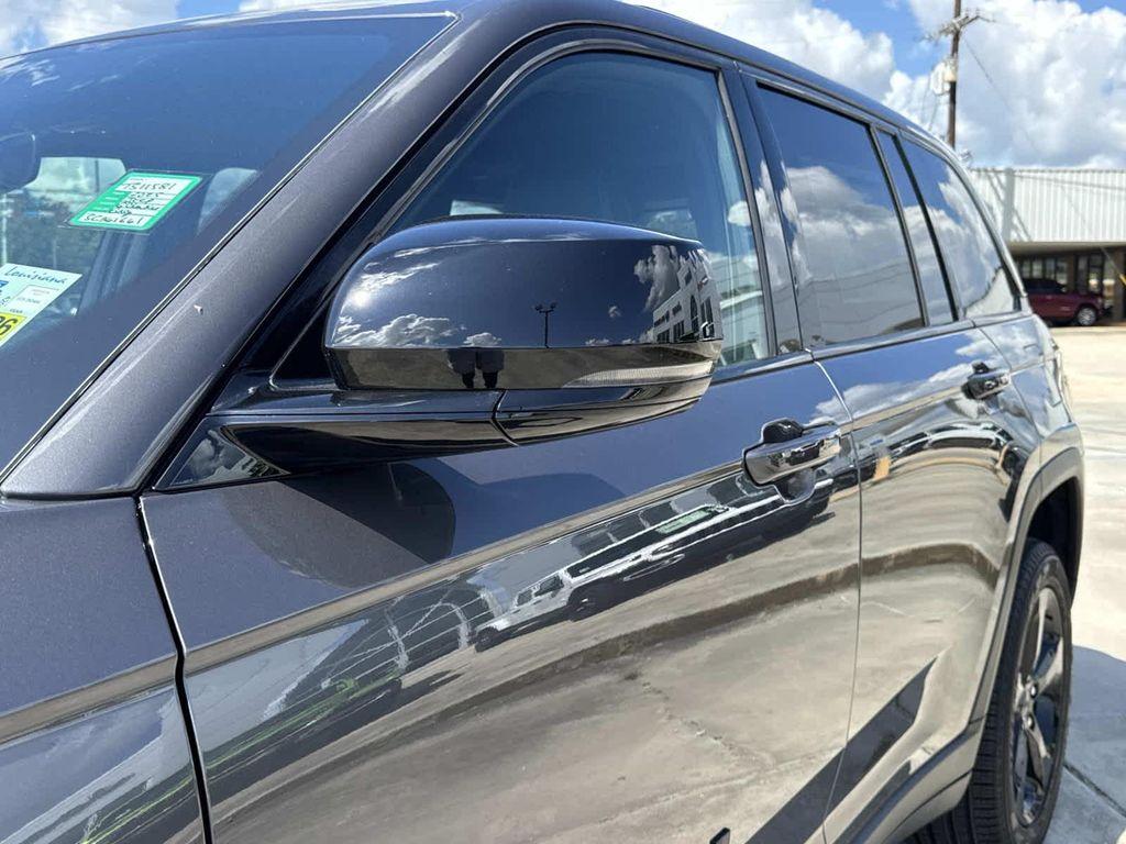 new 2025 Jeep Grand Cherokee car, priced at $42,985