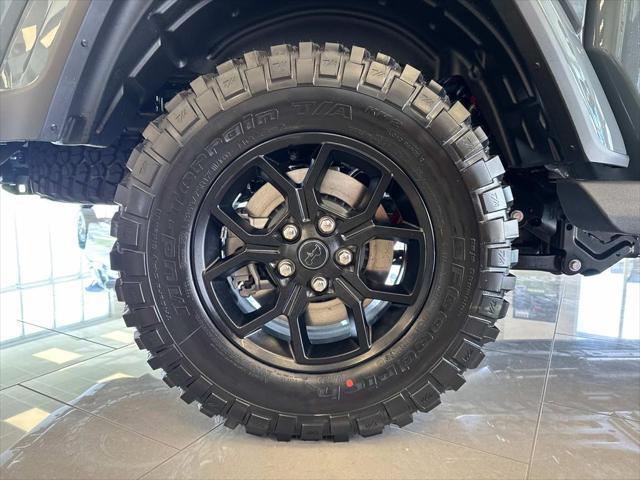 new 2025 Jeep Gladiator car, priced at $48,685