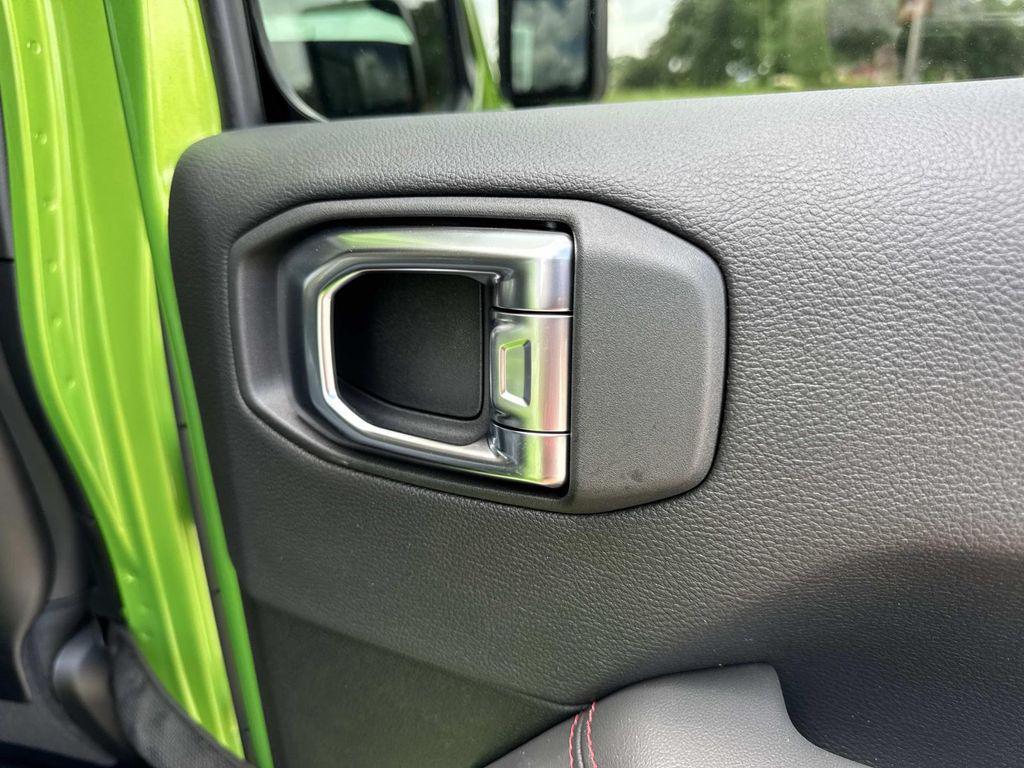 new 2025 Jeep Wrangler car, priced at $57,925