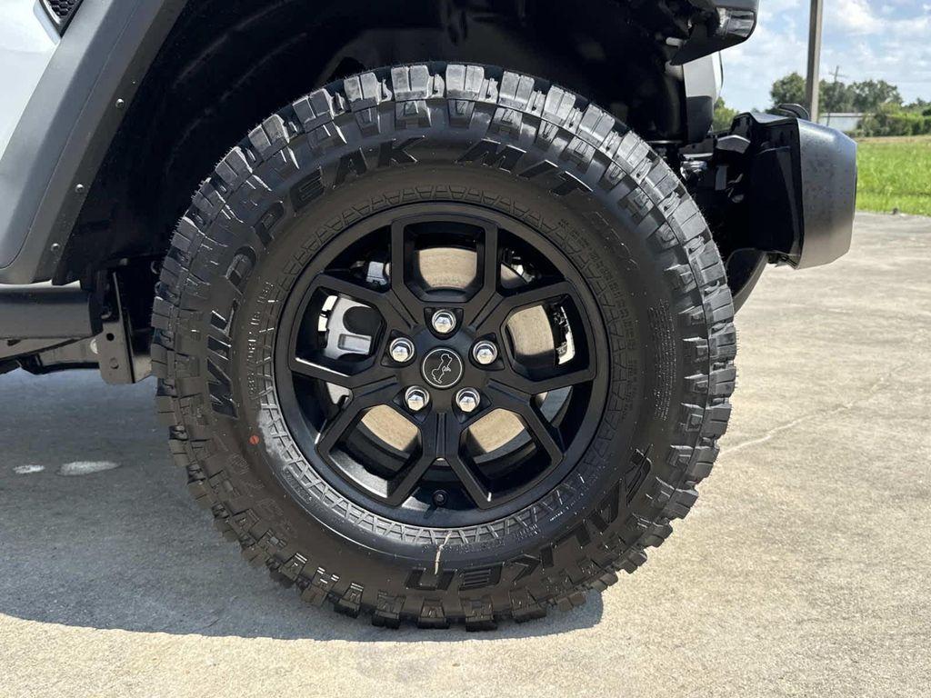 new 2025 Jeep Wrangler car, priced at $45,180