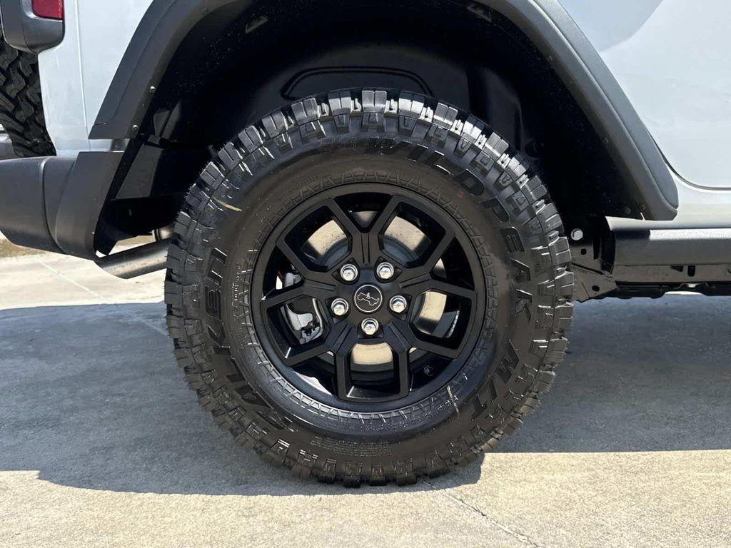 new 2025 Jeep Wrangler car, priced at $45,180