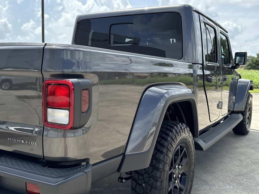new 2025 Jeep Gladiator car, priced at $43,955