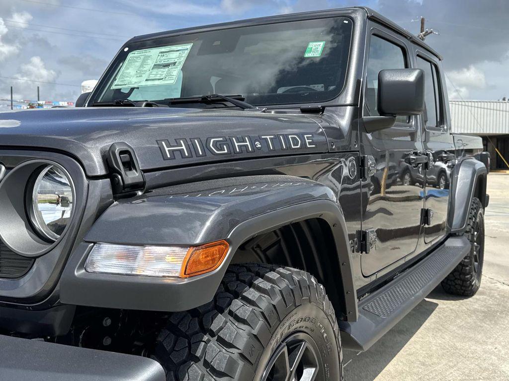 new 2025 Jeep Gladiator car, priced at $43,955
