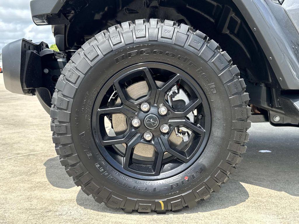 new 2025 Jeep Gladiator car, priced at $43,955