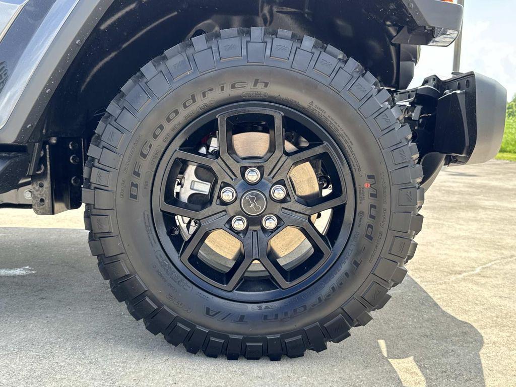 new 2025 Jeep Gladiator car, priced at $43,955