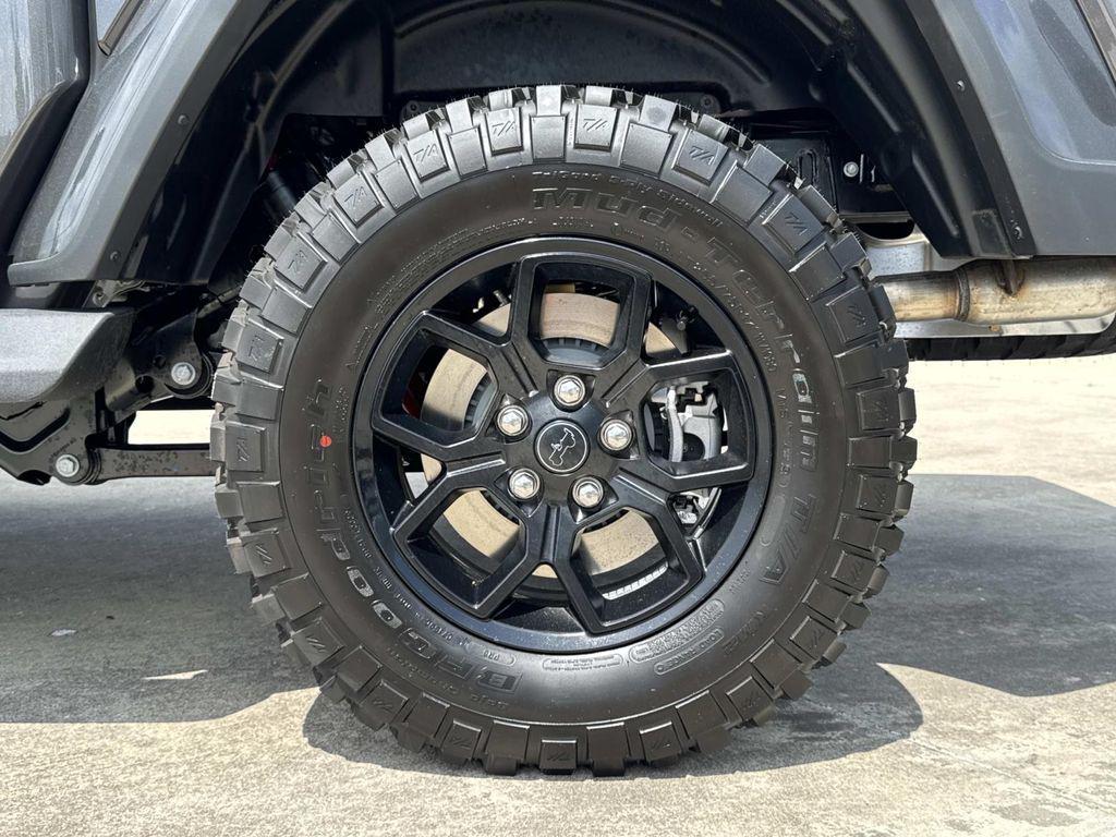 new 2025 Jeep Gladiator car, priced at $43,955