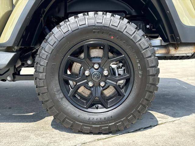 new 2025 Jeep Gladiator car, priced at $48,685