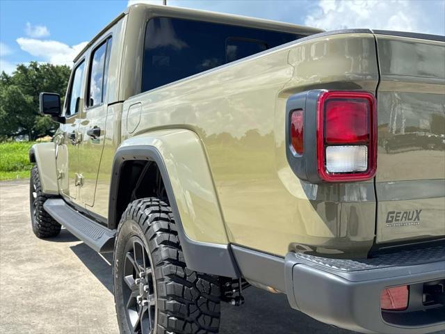 new 2025 Jeep Gladiator car, priced at $48,685