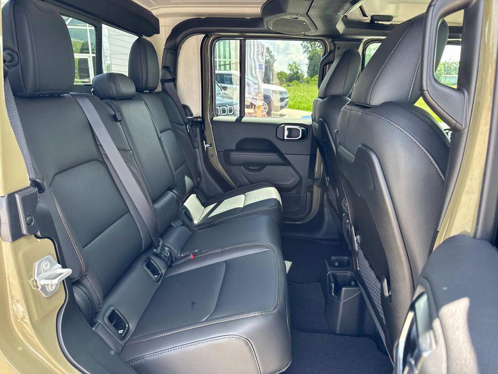 new 2025 Jeep Gladiator car, priced at $48,685