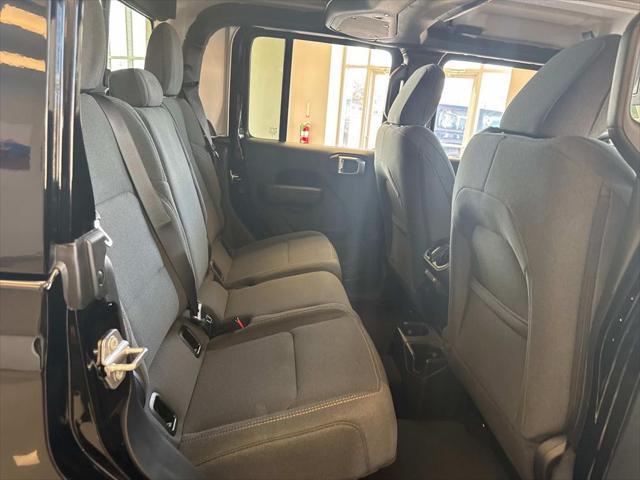new 2025 Jeep Gladiator car, priced at $40,885