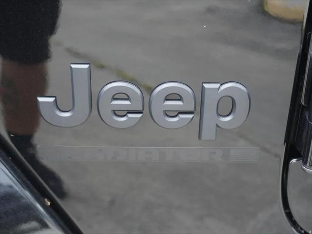 new 2024 Jeep Gladiator car, priced at $53,675