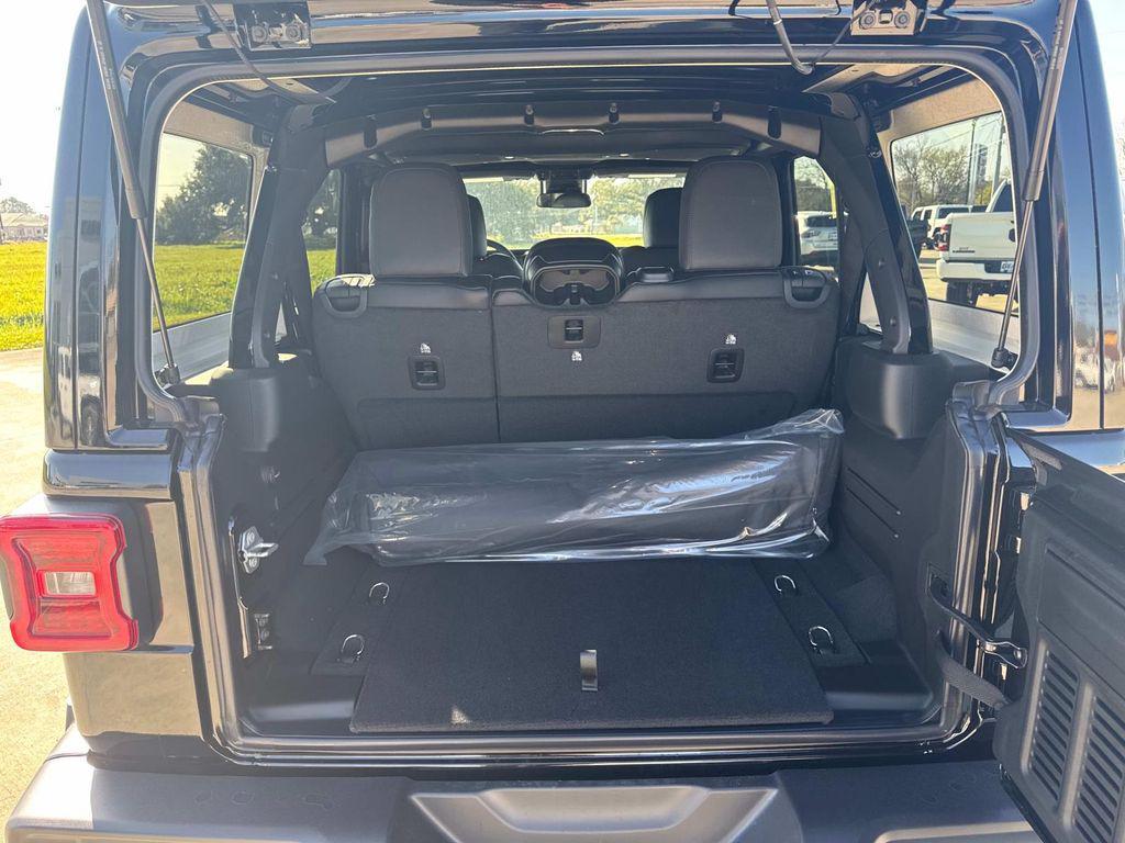new 2025 Jeep Wrangler car, priced at $55,610