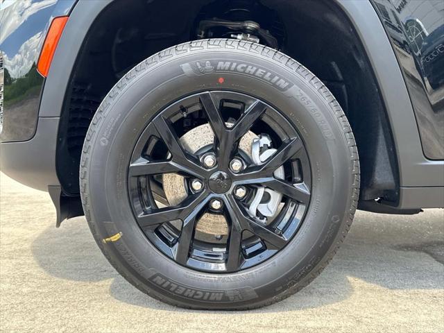 new 2025 Jeep Grand Cherokee car, priced at $46,730