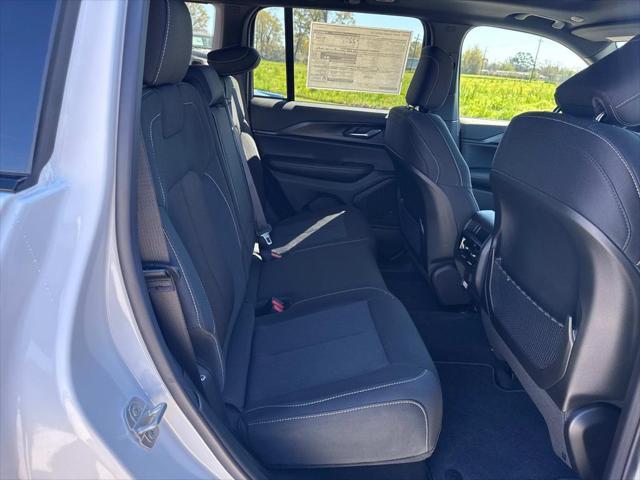new 2025 Jeep Grand Cherokee car, priced at $39,575