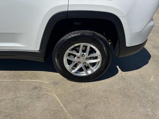 new 2025 Jeep Grand Cherokee car, priced at $39,575