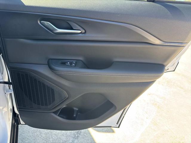 new 2025 Jeep Grand Cherokee car, priced at $39,575