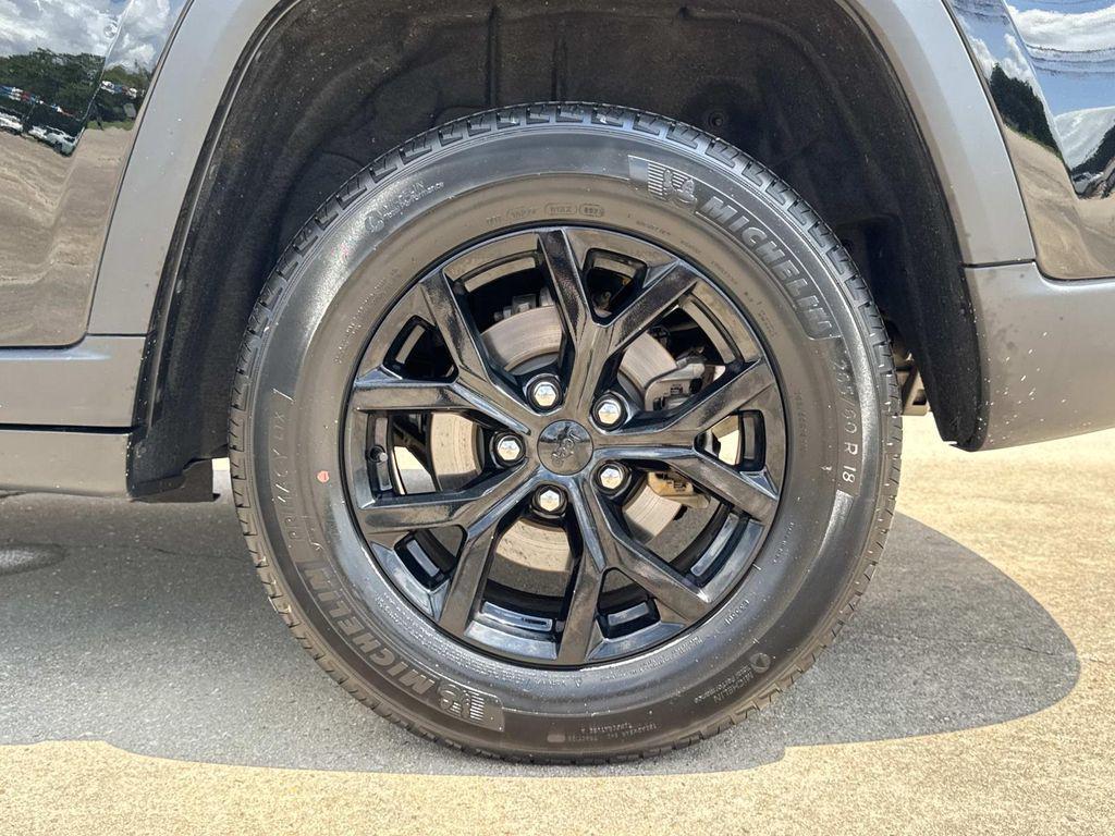 used 2023 Jeep Grand Cherokee car, priced at $28,997