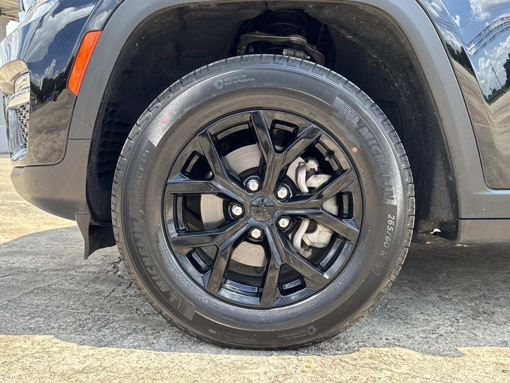 used 2023 Jeep Grand Cherokee car, priced at $28,997