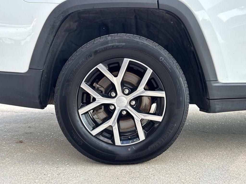 used 2024 Jeep Grand Cherokee L car, priced at $35,997
