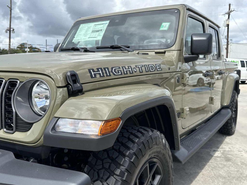 new 2025 Jeep Gladiator car, priced at $42,660