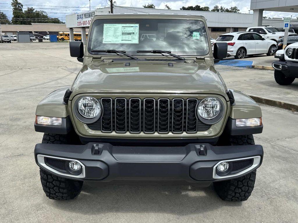 new 2025 Jeep Gladiator car, priced at $42,660