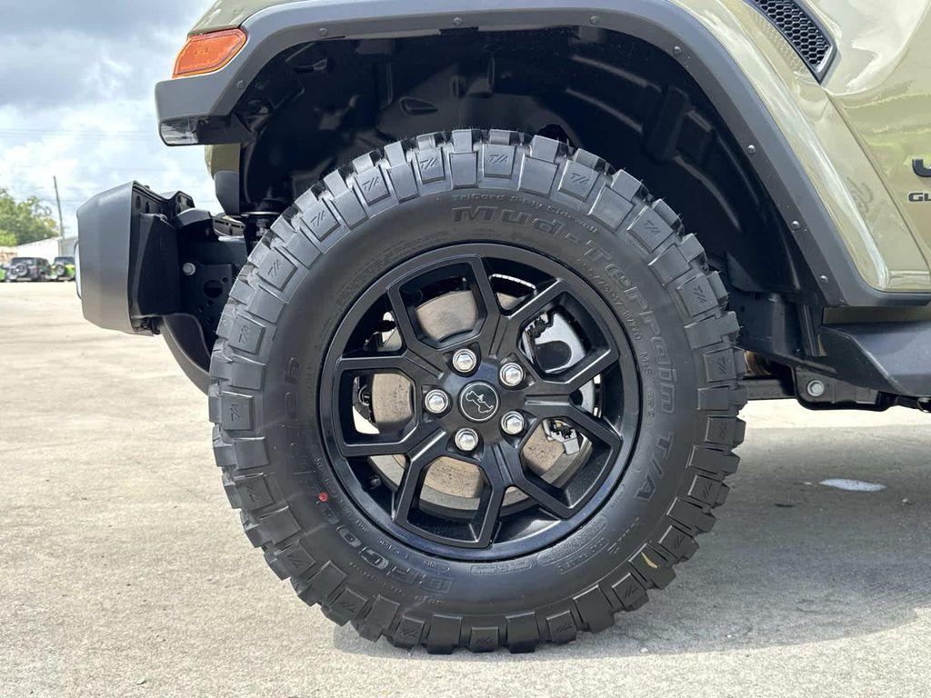 new 2025 Jeep Gladiator car, priced at $42,660