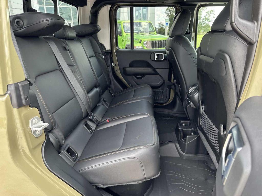 new 2025 Jeep Gladiator car, priced at $42,660