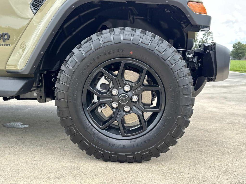new 2025 Jeep Gladiator car, priced at $42,660