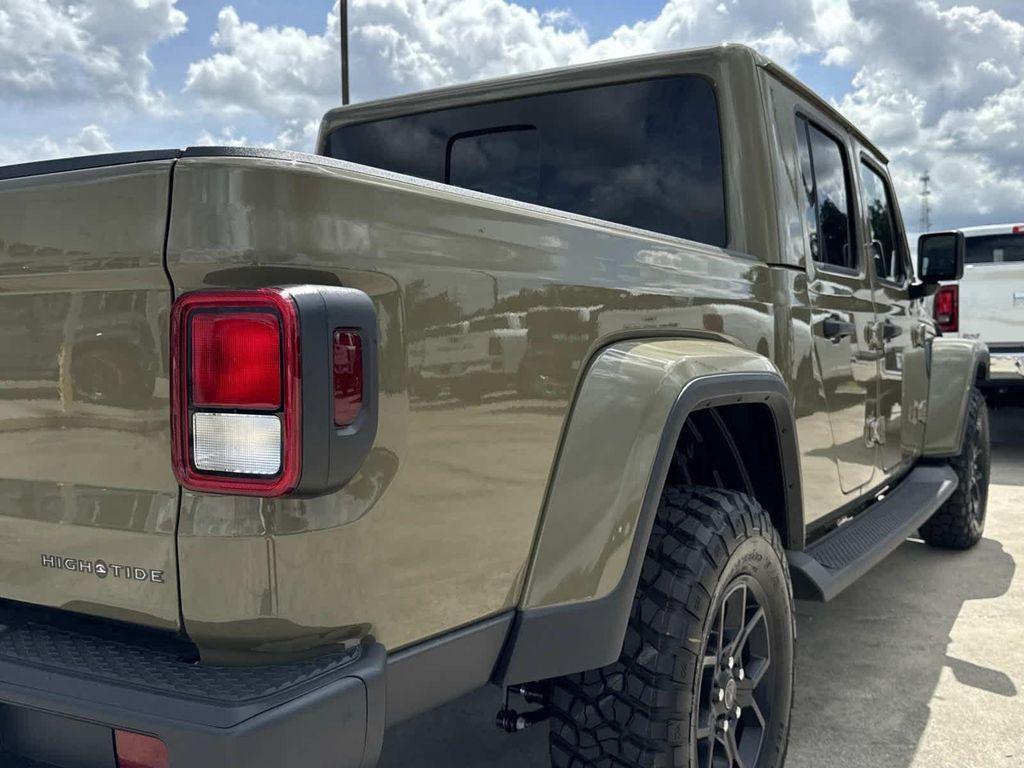 new 2025 Jeep Gladiator car, priced at $42,660