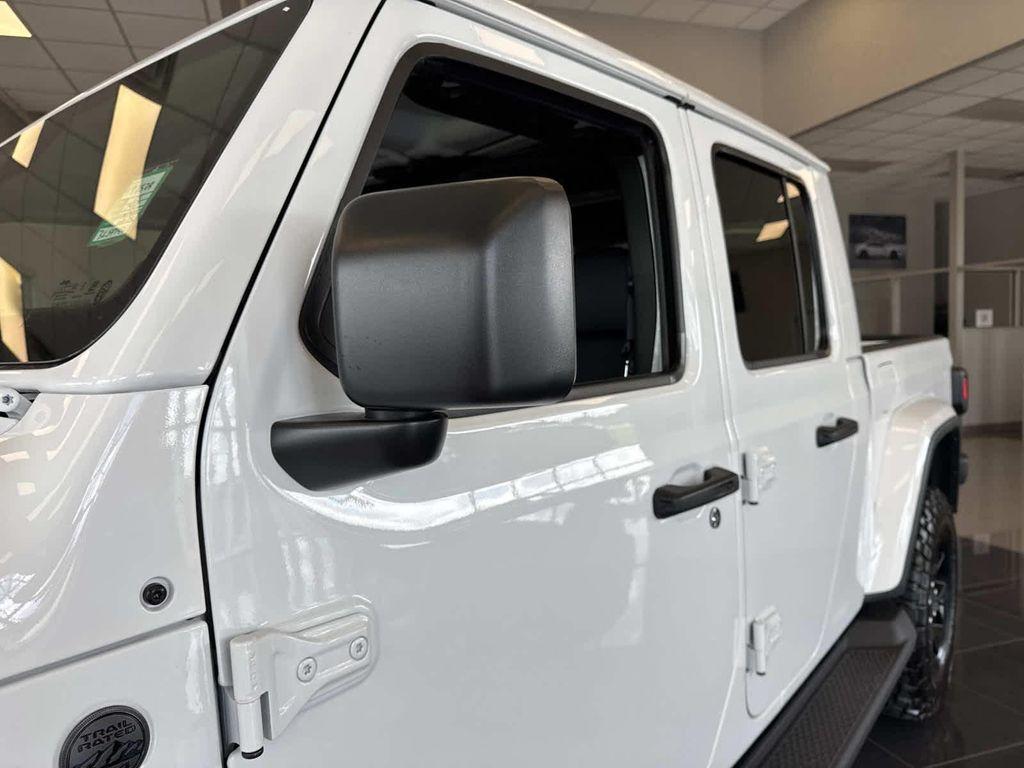 new 2025 Jeep Gladiator car, priced at $45,840