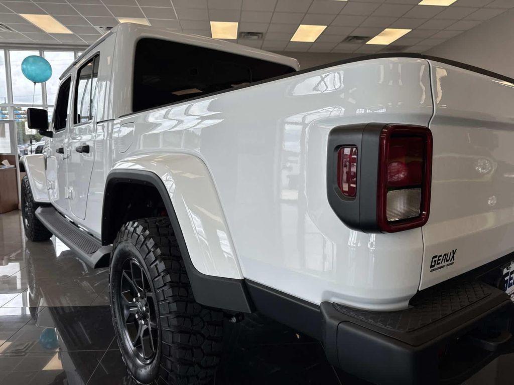 new 2025 Jeep Gladiator car, priced at $45,840