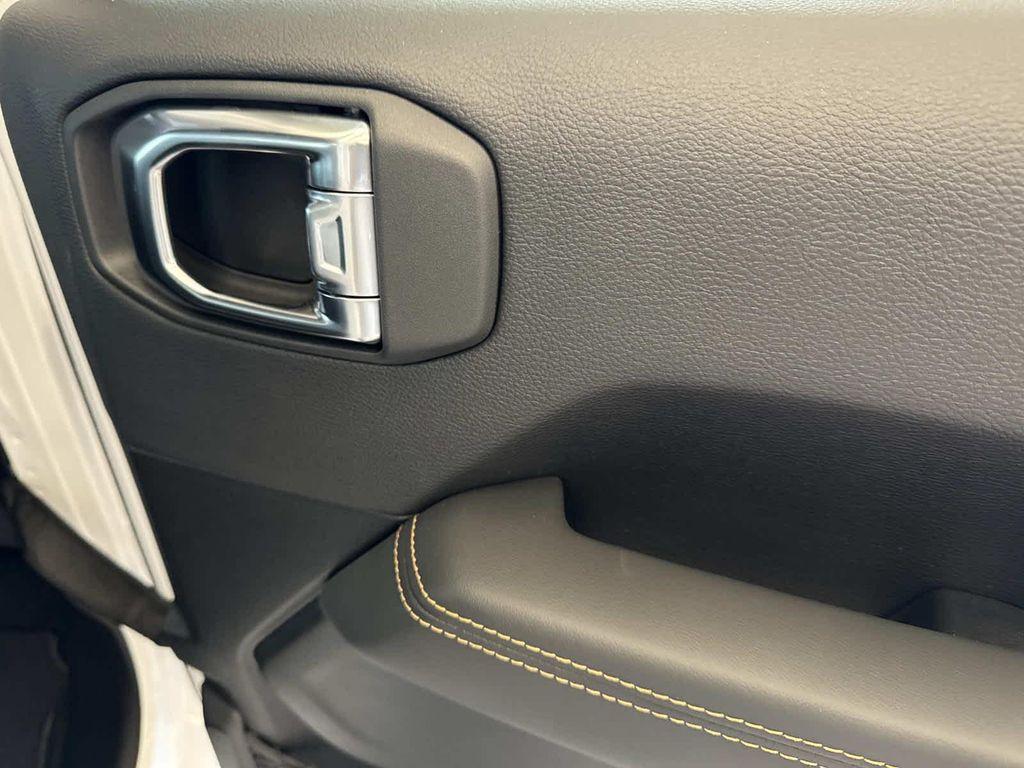 new 2025 Jeep Gladiator car, priced at $45,840