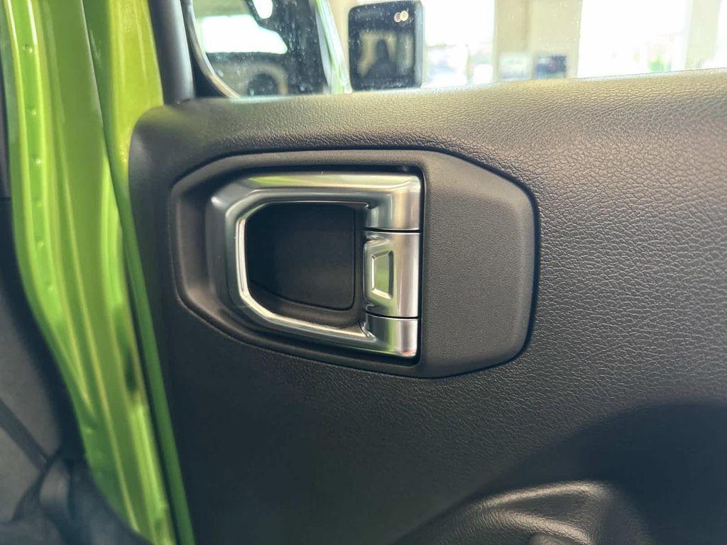 new 2025 Jeep Wrangler car, priced at $37,250